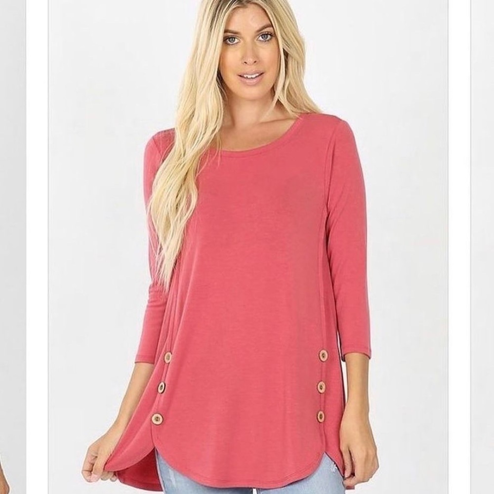 Pink boutique top 3/4 sleeves side button detail